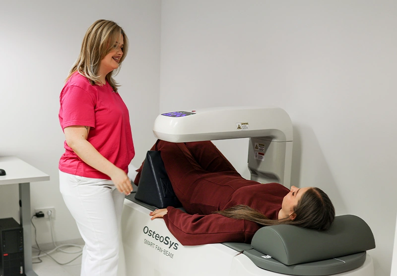 Dr. Scheu bei der MRT-Diagnostik für Privatpatienten in Leinfelden